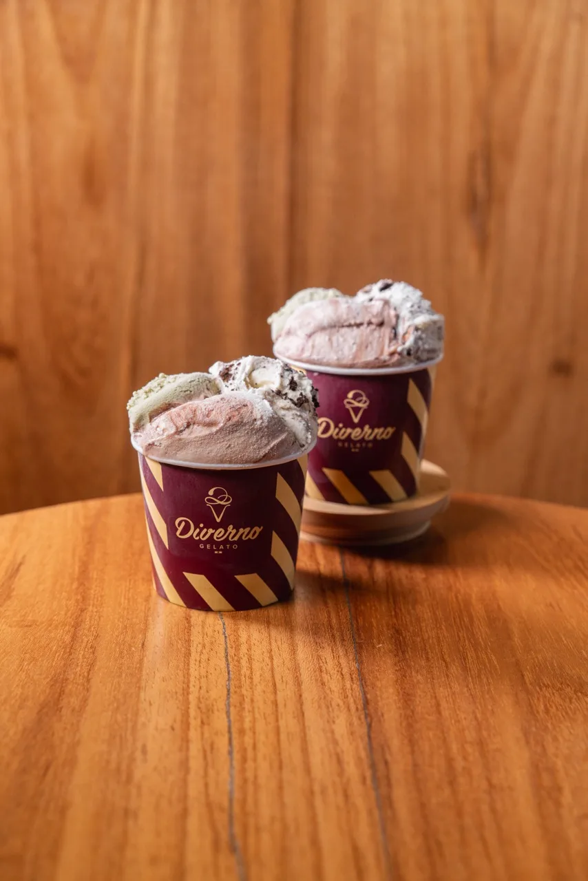 Gelato G servido em pote da Diverno