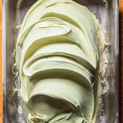 Cuba de gelato de pistache recém-alisada